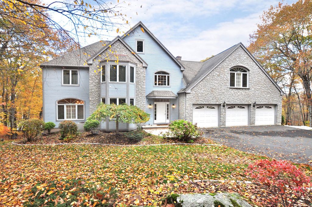 Photo of 45 Lookout Landing, Bolton, CT 06043 (MLS # 24135019)