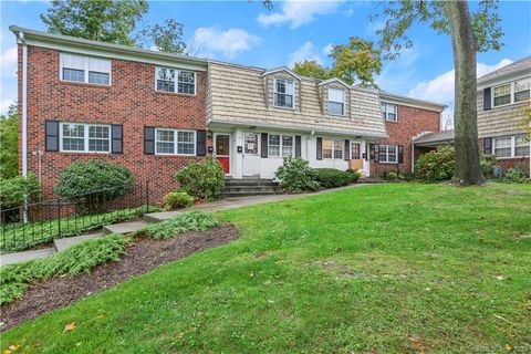 Tiny photo for 245 Unquowa Road #APT 129, Fairfield, CT 06824 (MLS # 24150213)