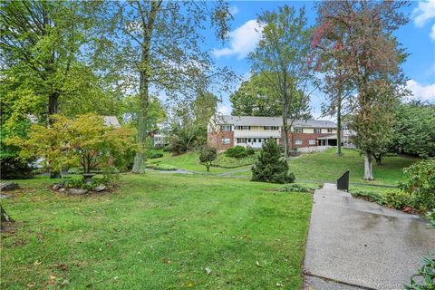 Tiny photo for 245 Unquowa Road #APT 129, Fairfield, CT 06824 (MLS # 24150213)