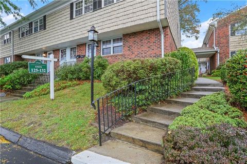 Tiny photo for 245 Unquowa Road #APT 129, Fairfield, CT 06824 (MLS # 24150213)