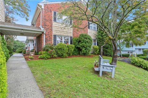 Tiny photo for 245 Unquowa Road #APT 129, Fairfield, CT 06824 (MLS # 24150213)