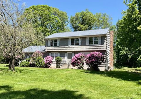 Photo of 20 Clinton Street, Trumbull, CT 06611 (MLS # 24133618)