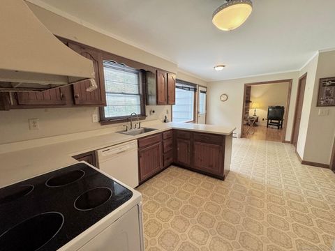 Tiny photo for 20 Clinton Street, Trumbull, CT 06611 (MLS # 24133618)
