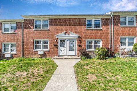 Homes For Sale - 26 Karen Court #A<br/> Bridgeport, CT 06606