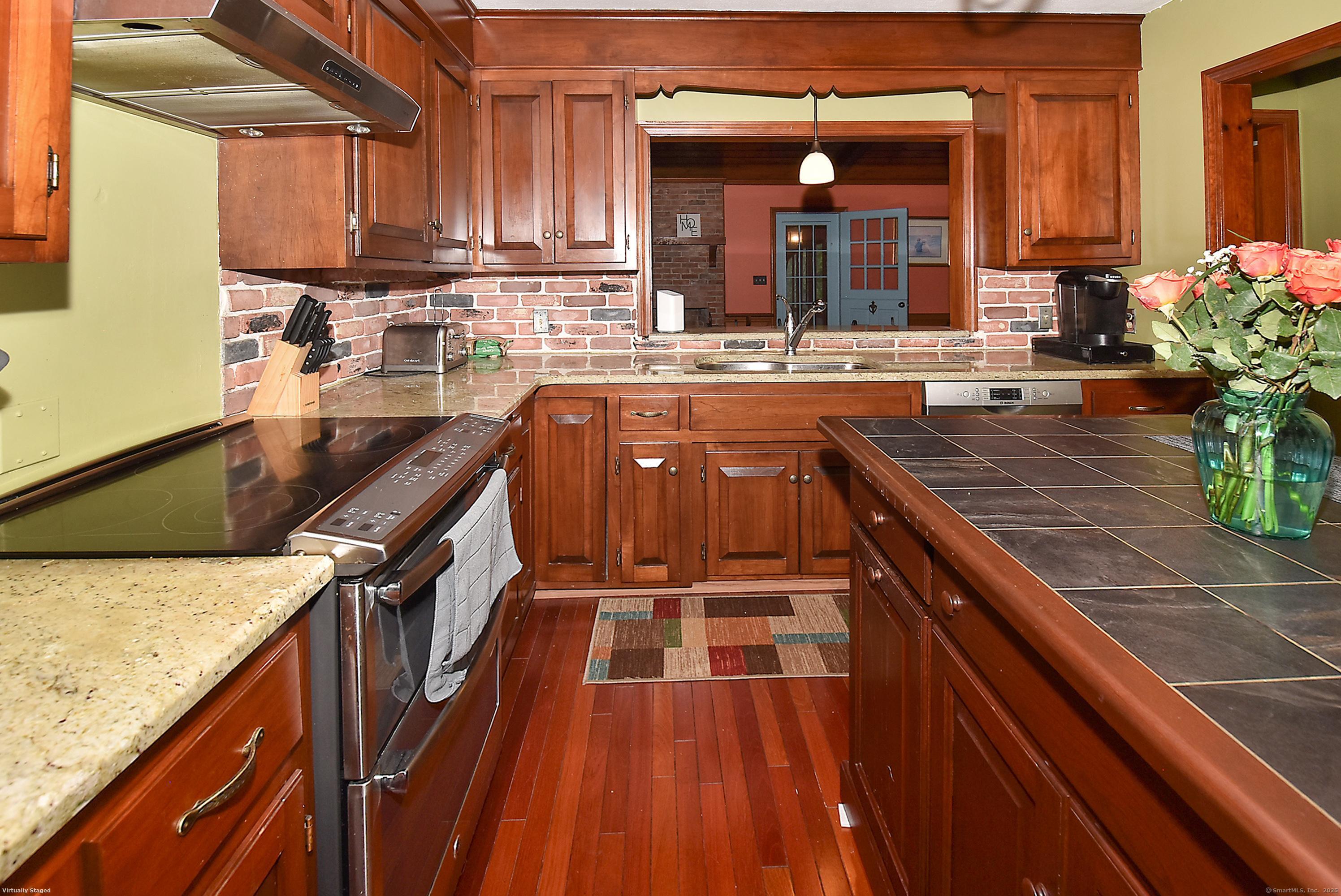 12 Riverdale Road, Enfield, Connecticut image 11