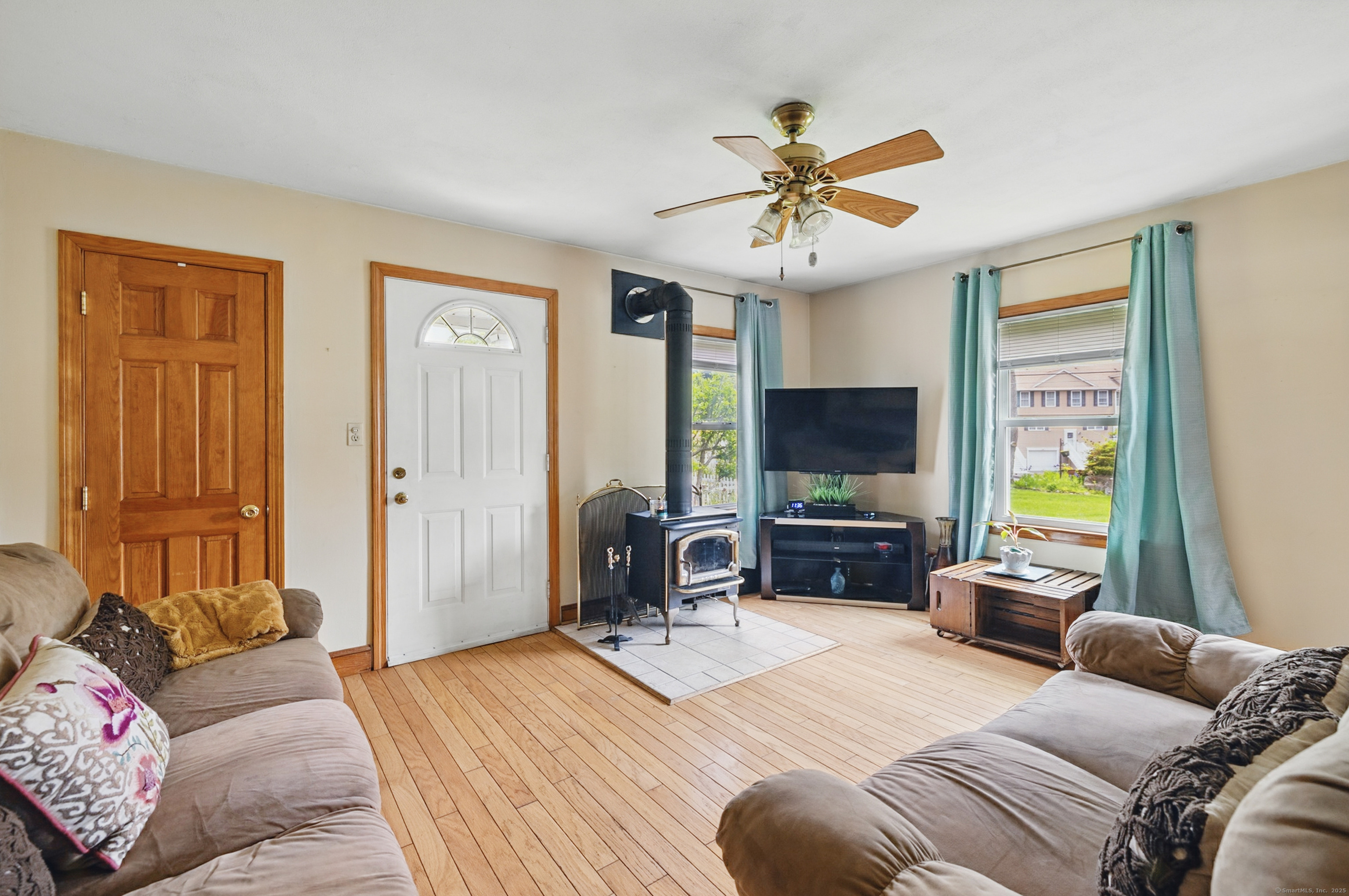 687 Beacon Valley Road, Naugatuck, Connecticut image 8