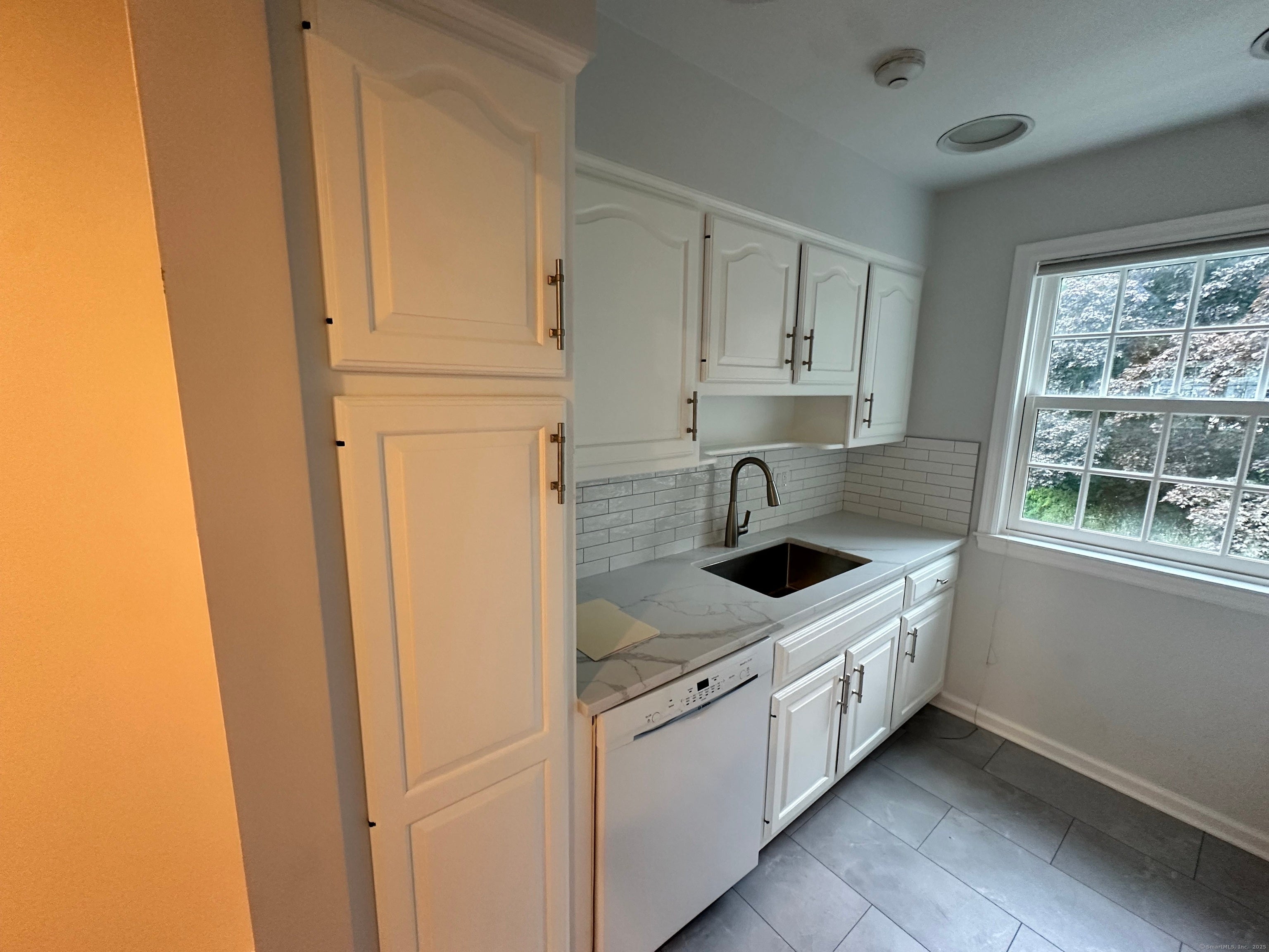 11 Pond Lane 11
