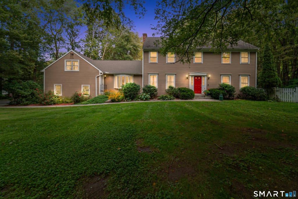 Photo of 168 N Farm Road, Middlebury, CT 06762 (MLS # 24178550)
