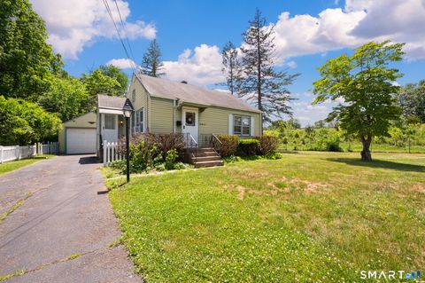 Photo of 25 Oxford Drive, East Hartford, CT 06118 (MLS # 24183934)