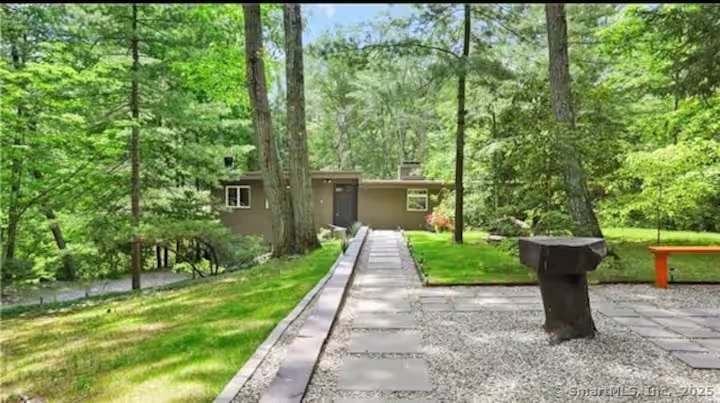 11 Alewives Road