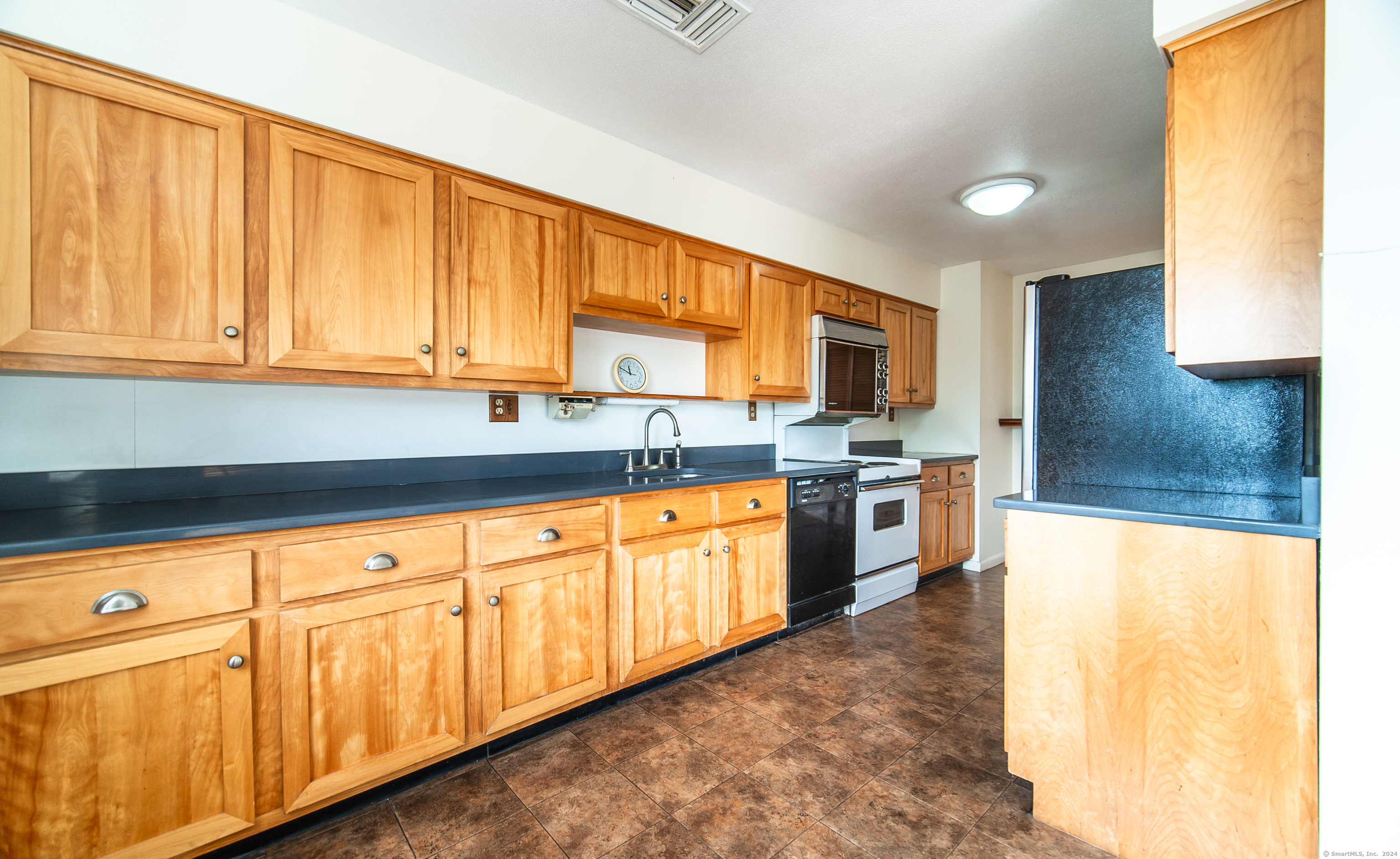 3200 Park Avenue #4E1, Bridgeport, Connecticut image 18