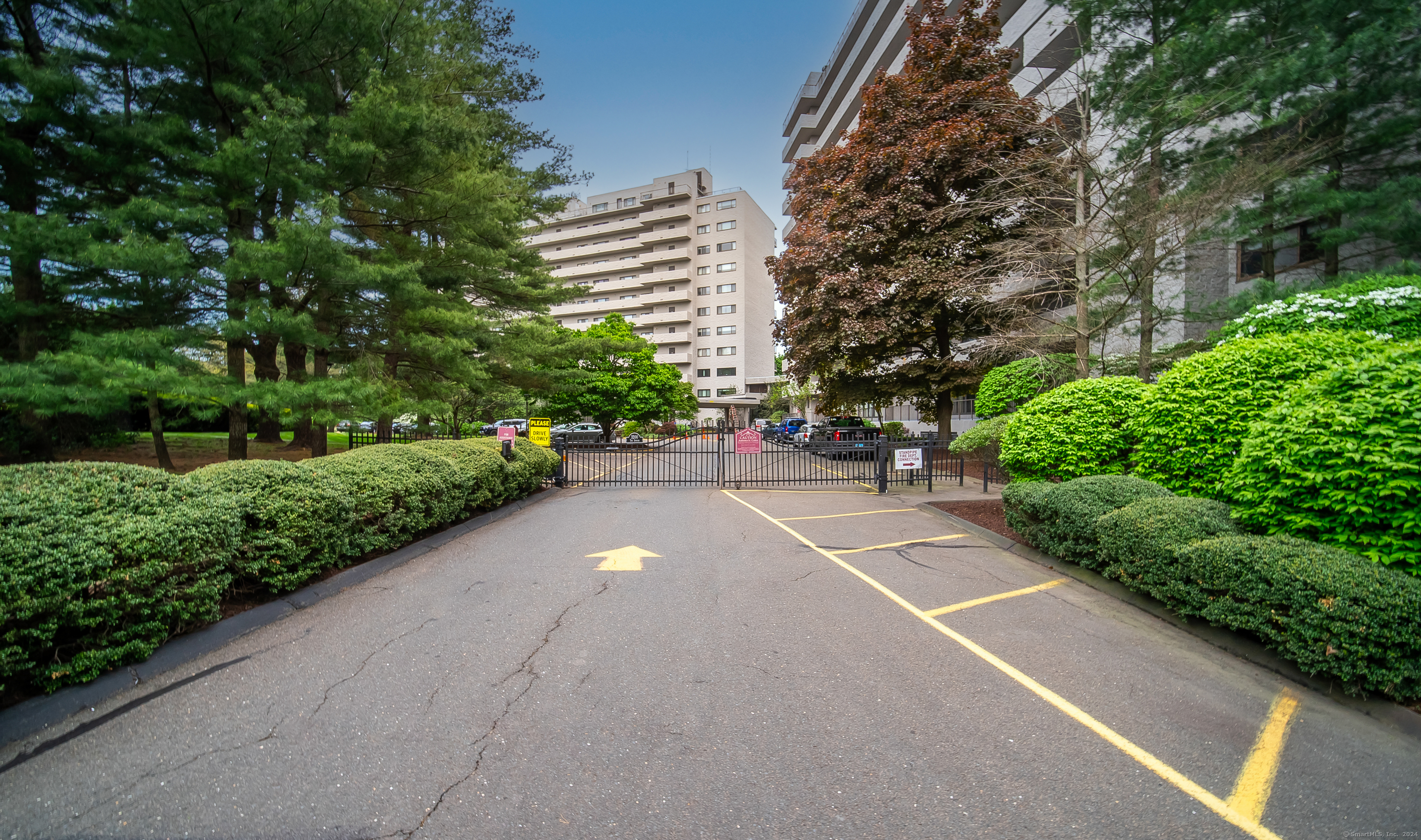 3200 Park Avenue #4E1, Bridgeport, Connecticut image 3