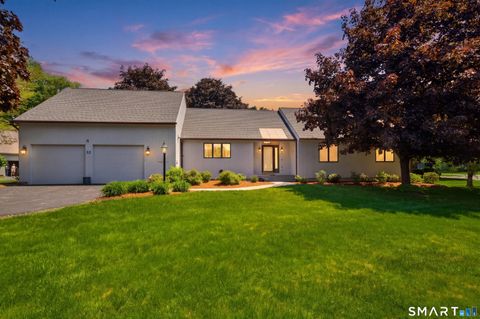 Photo of 32 Deep Brook Harbor #32, Suffield, CT 06078 (MLS # 24178347)