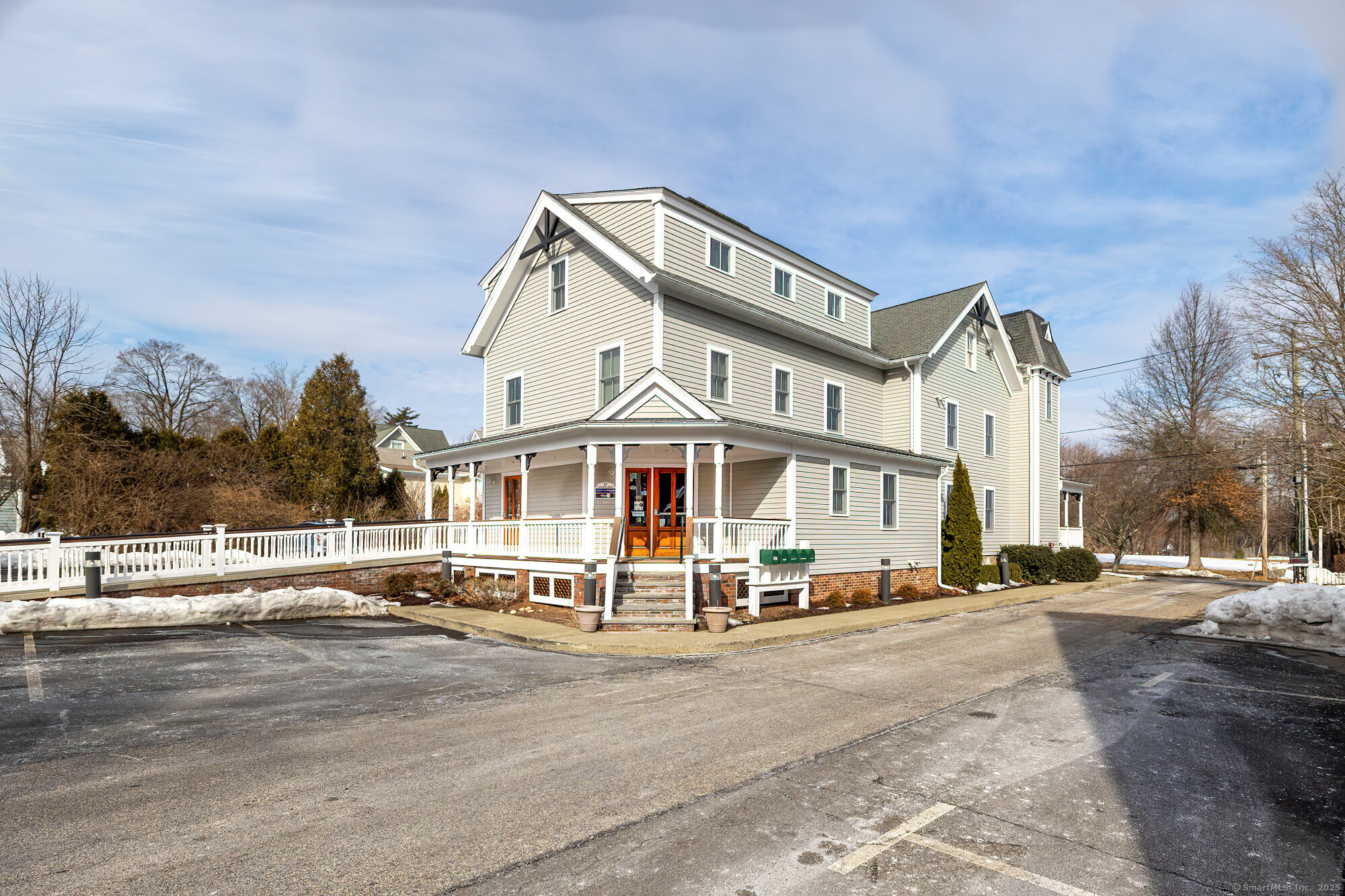 27 Catoonah Street 1st & 2nd Floor