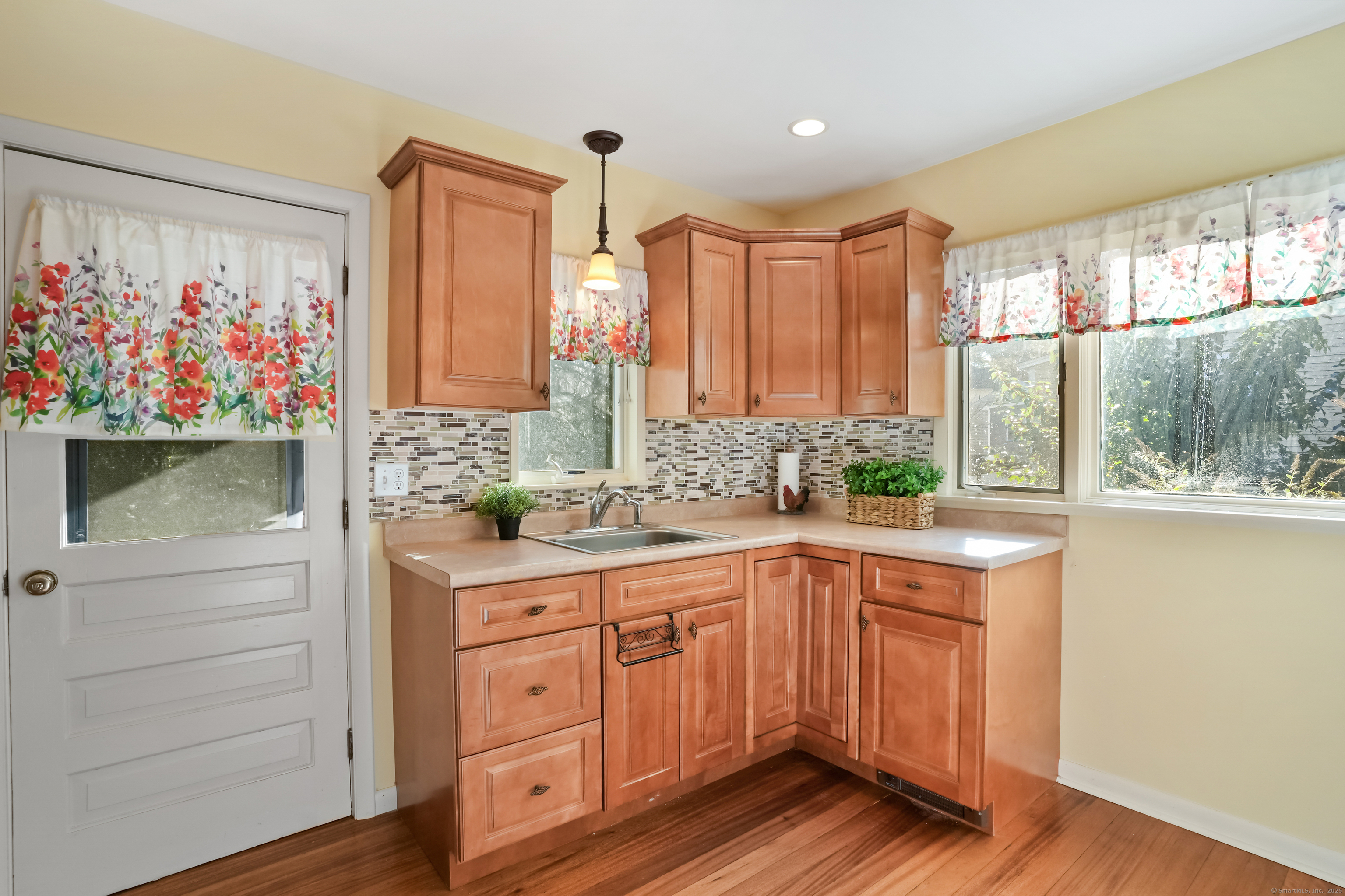 12 Mountainville Road