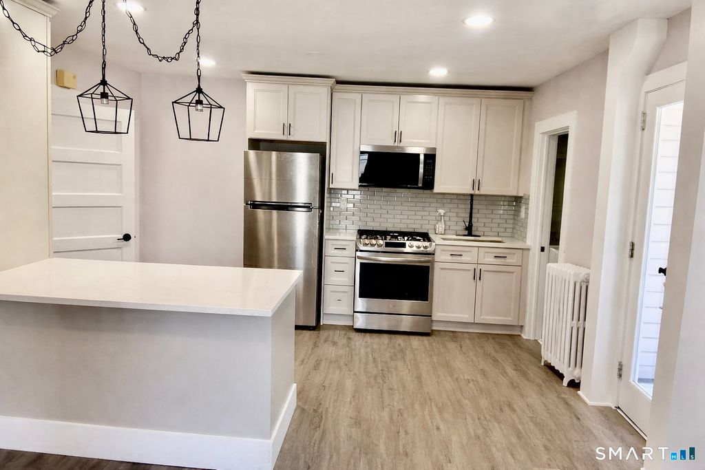 Photo of 178 Parker Street, Manchester, CT 06040 (MLS # 24167166)