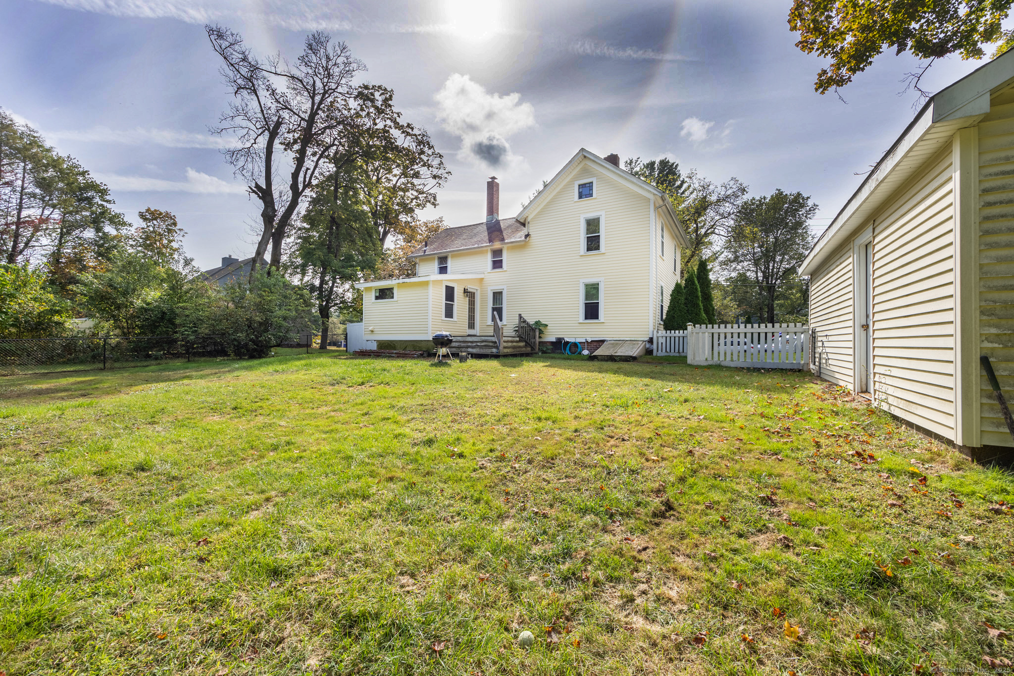 15 Burritt Street