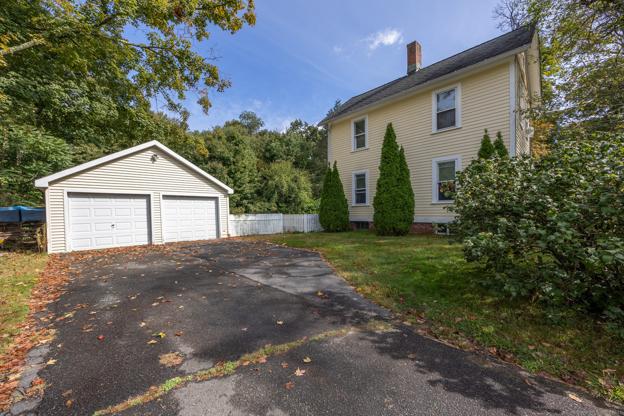 15 Burritt Street