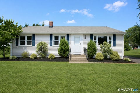 Photo of 28 E Clover Circle, Hamden, CT 06514 (MLS # 24196159)