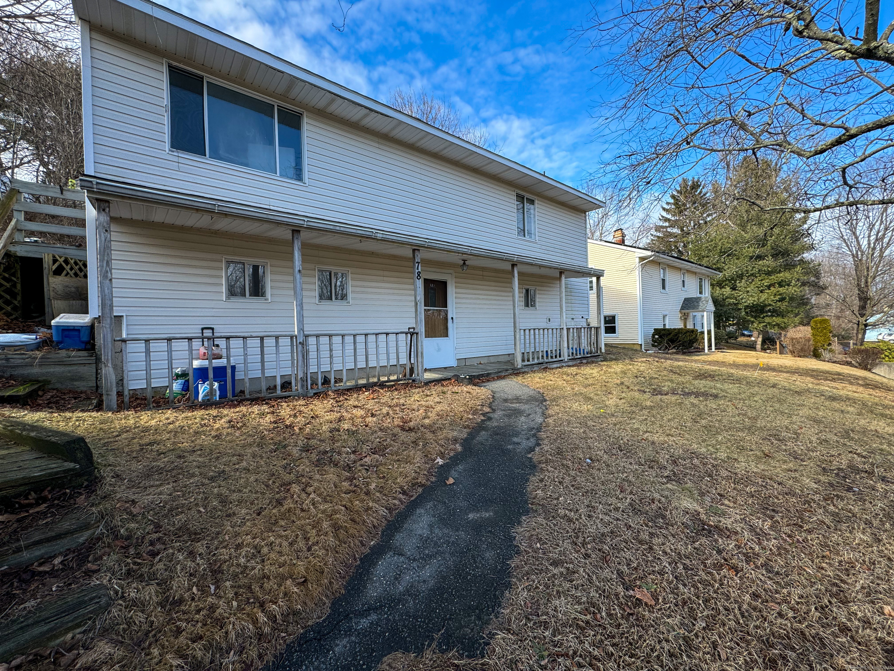 Evening Star Drive, Naugatuck, Connecticut - 3 Bedrooms  
1 Bathrooms  
5 Rooms - 