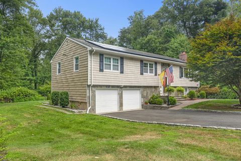40 Winthrop Place Monroe CT 06468