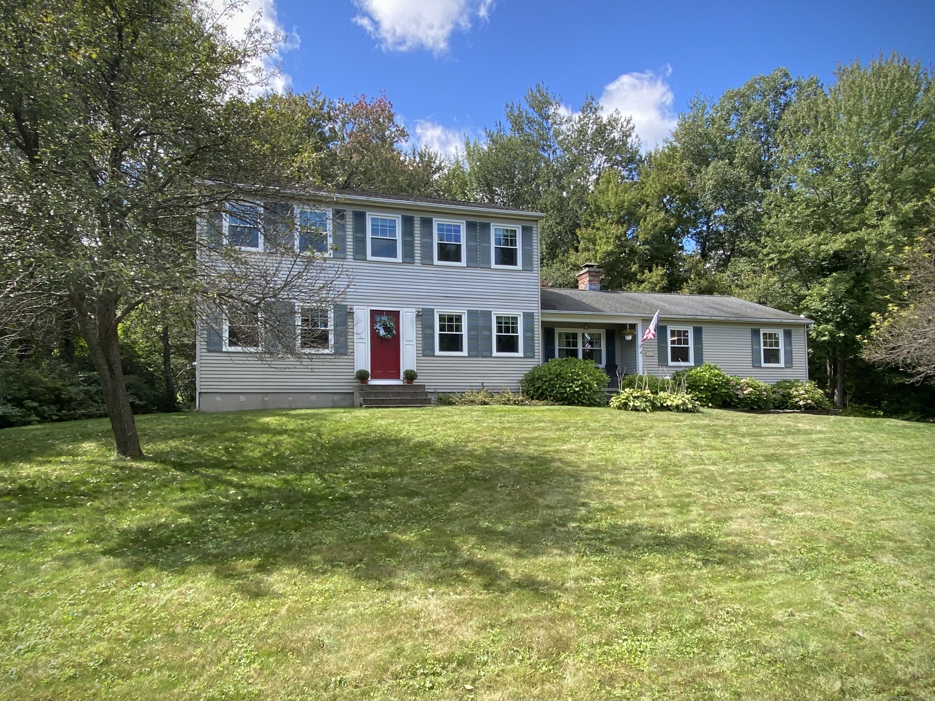 Wedgewood Drive, Torrington, Connecticut - 4 Bedrooms  
3 Bathrooms  
9 Rooms - 