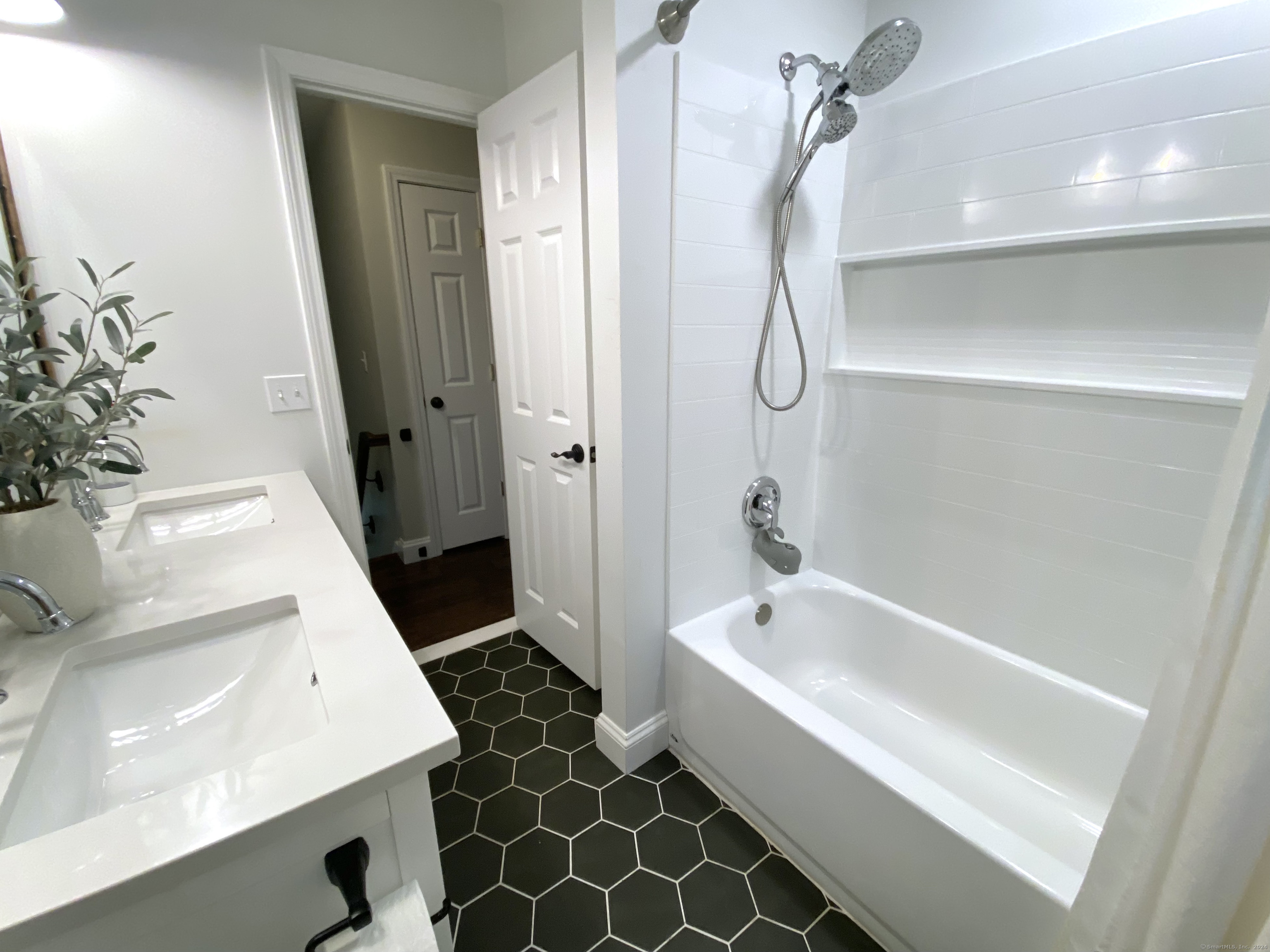 212 Wedgewood Drive, Torrington, Connecticut image 35