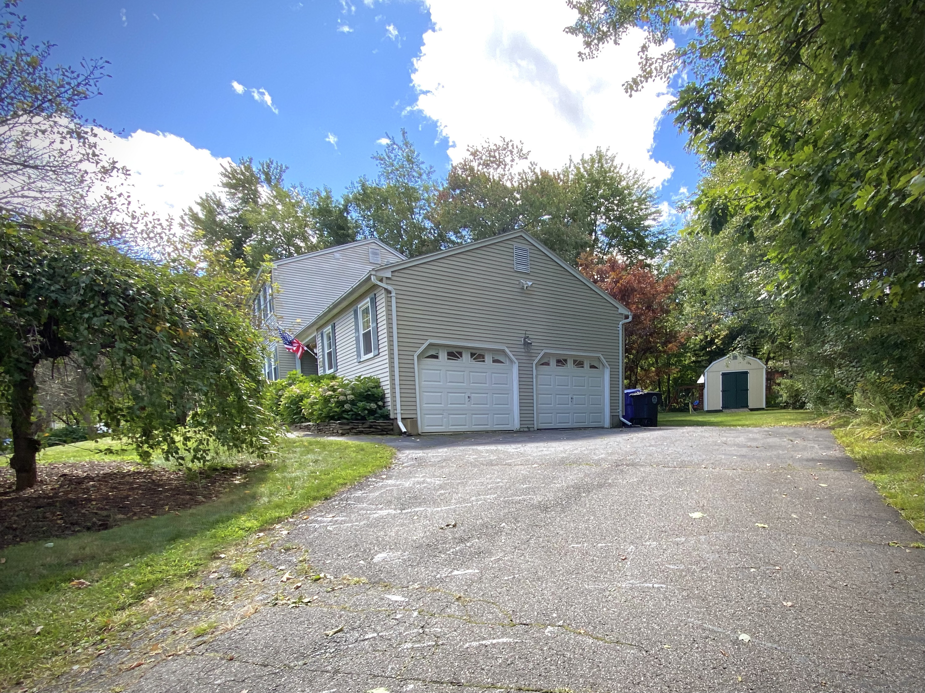 212 Wedgewood Drive, Torrington, Connecticut image 5
