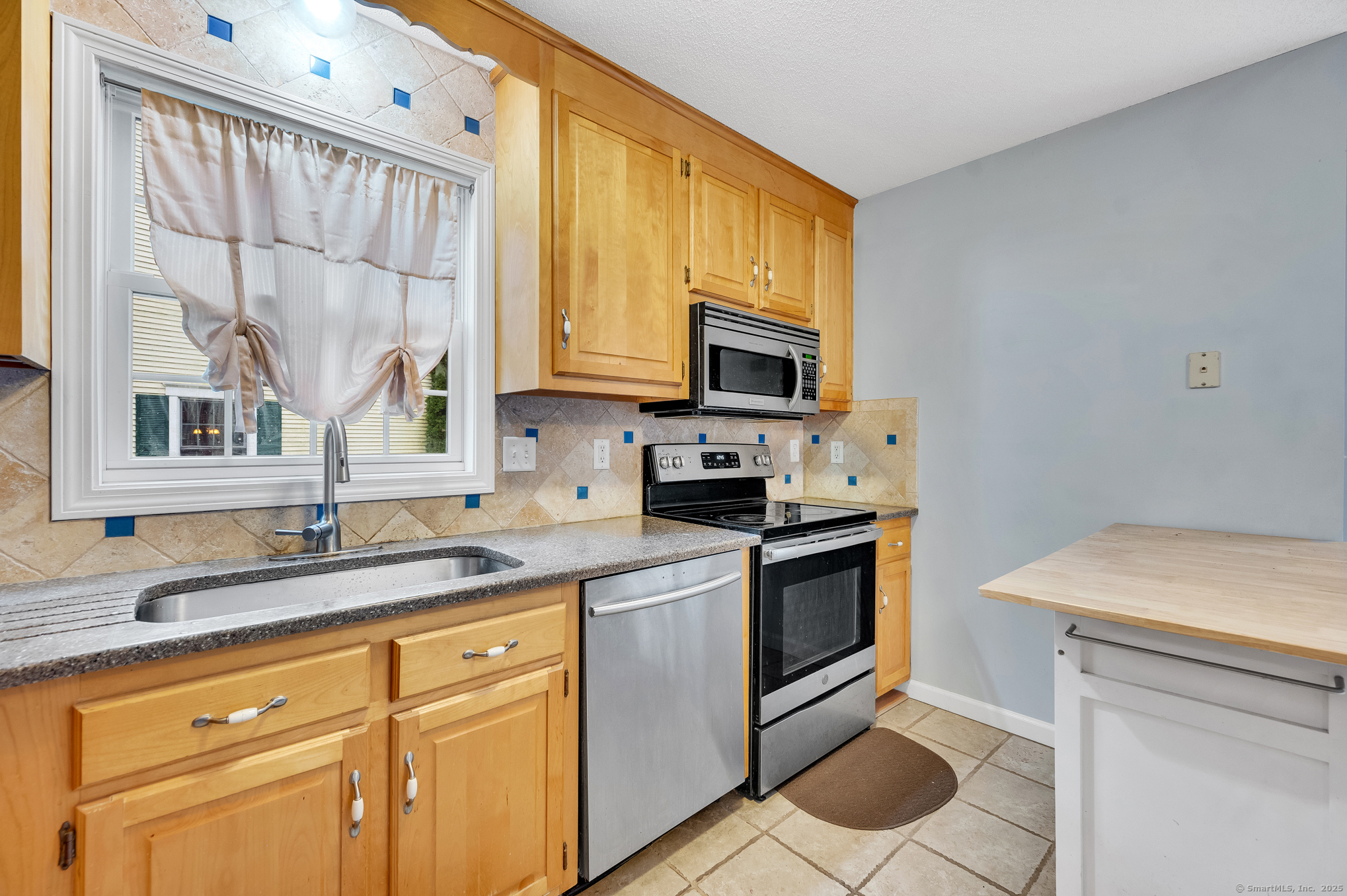 27 Olde Village Circle #27, Wallingford, Connecticut image 13