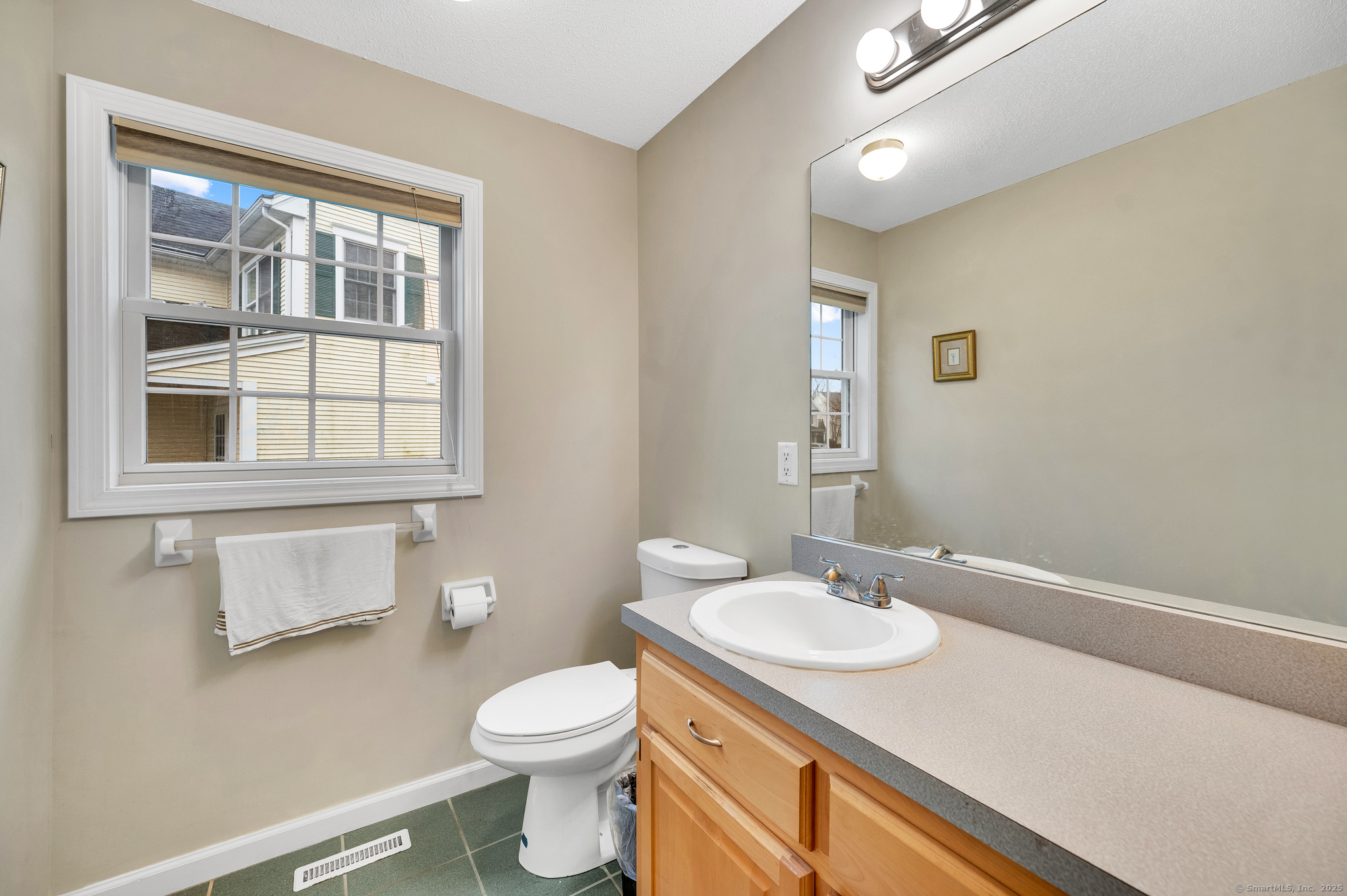 27 Olde Village Circle #27, Wallingford, Connecticut image 17