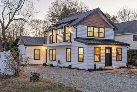 23 Clinton Avenue Old Saybrook CT 06475