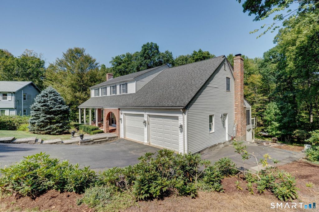 Photo of 165 Oak Ridge Drive, Berlin, CT 06037 (MLS # 24158279)