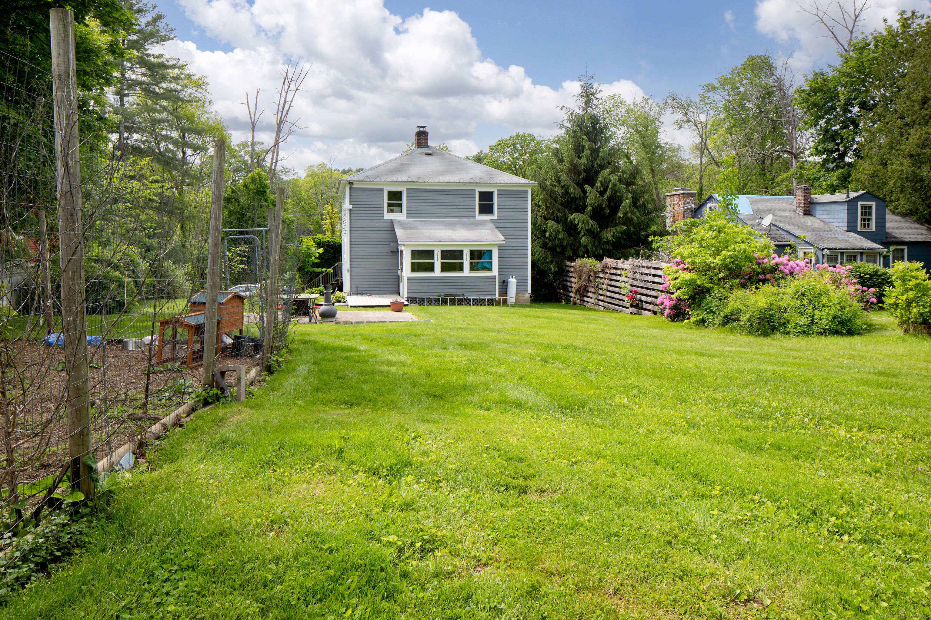 7 Lawrence Avenue