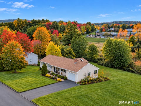 Photo of 26 Downing Circle, Bloomfield, CT 06002 (MLS # 24214234)