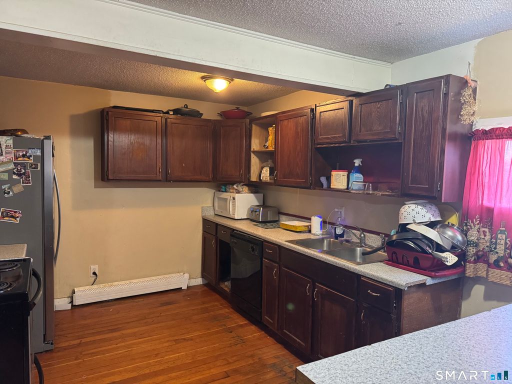 Photo of 19 Clover Court, New London, CT 06320 (MLS # 24144161)