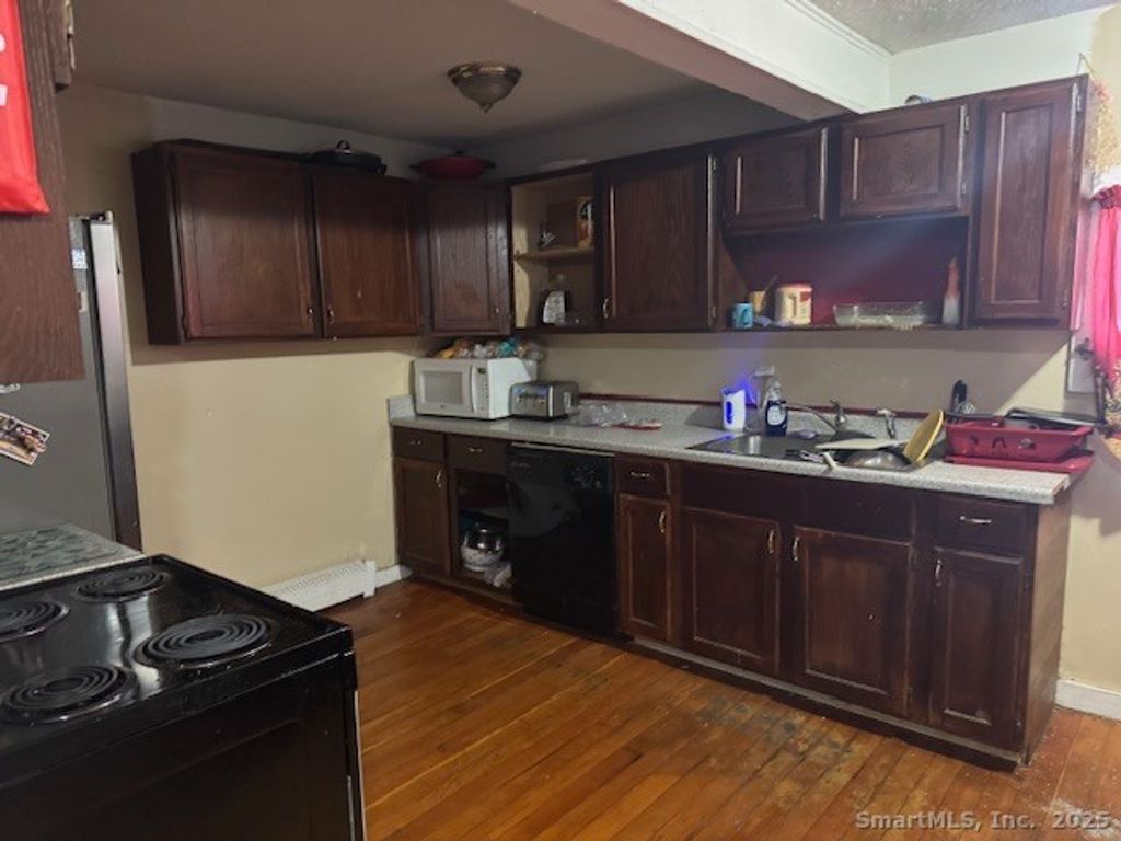 Photo of 19 Clover Court, New London, CT 06320 (MLS # 24144161)