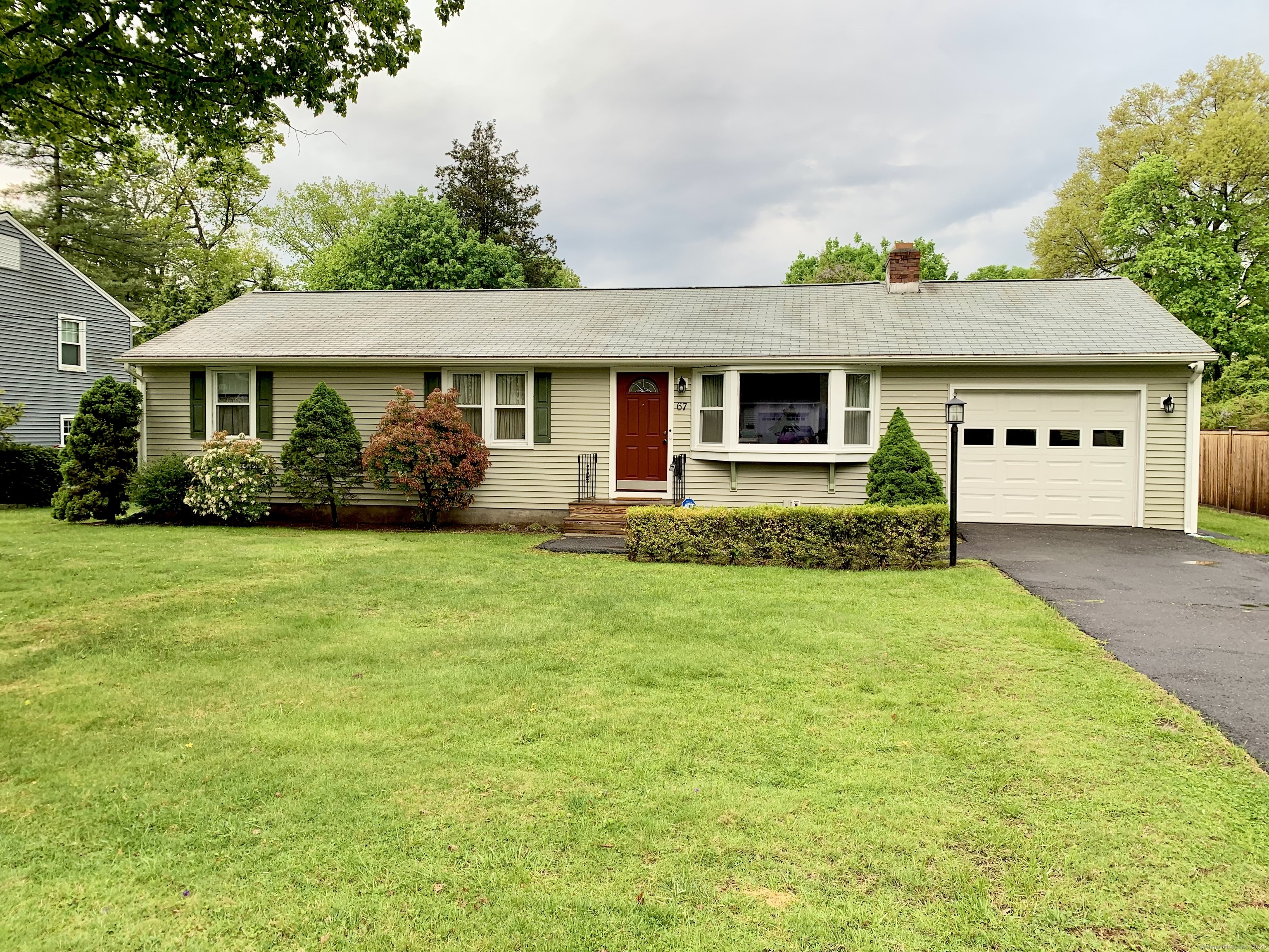 Property for Sale at Stuart Street, Newington, Connecticut - Bedrooms: 3 
Bathrooms: 1 
Rooms: 7  - $399,000