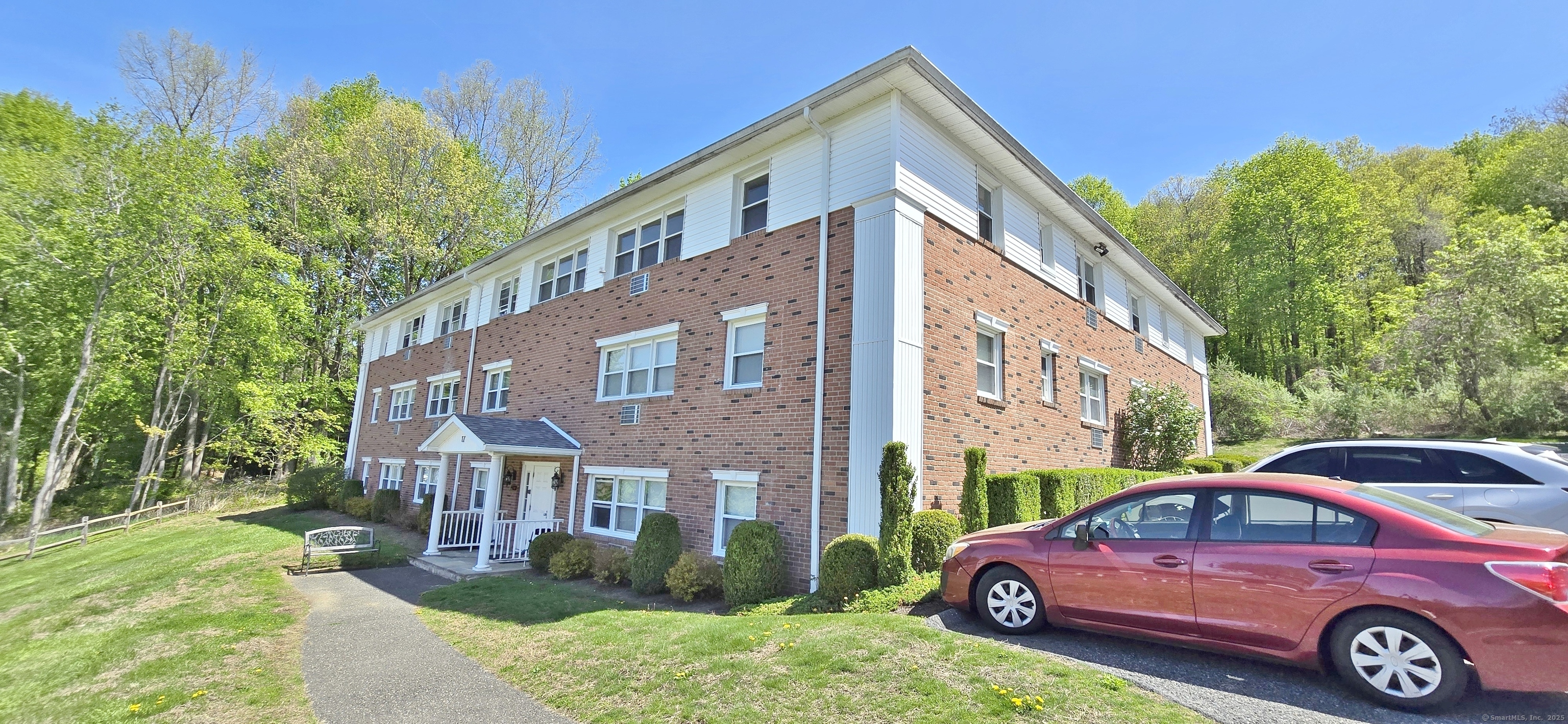 17 Fordyce Court #APT 12, New Milford, Connecticut image 2