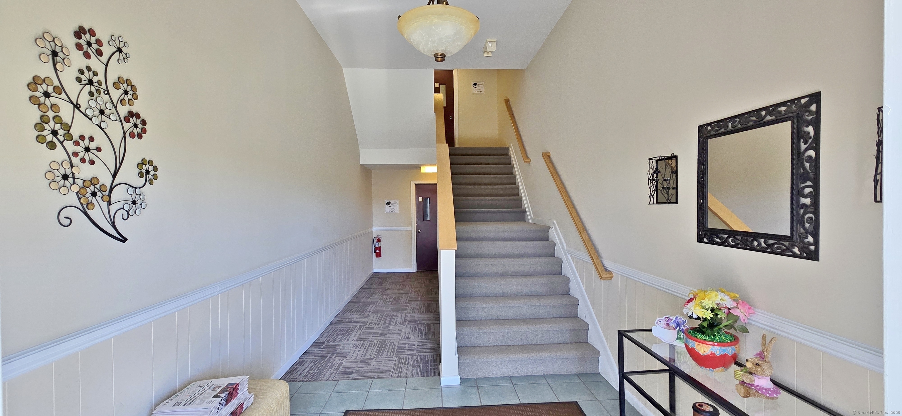 17 Fordyce Court #APT 12, New Milford, Connecticut image 4