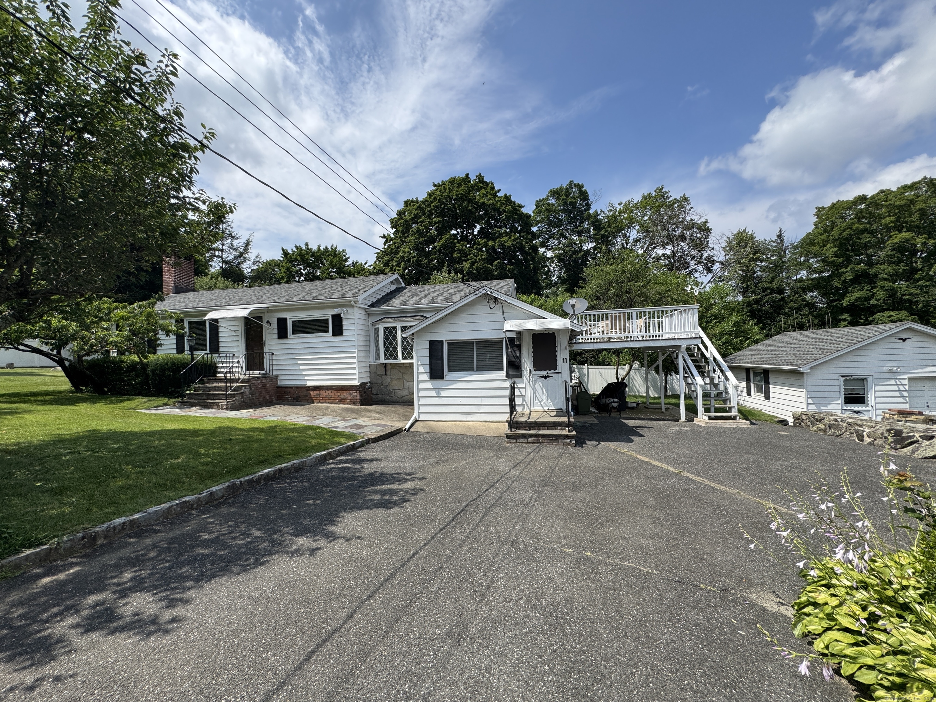 11 Knollcrest Road
