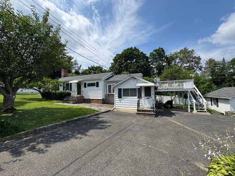 11 Knollcrest Road New Fairfield CT 06812