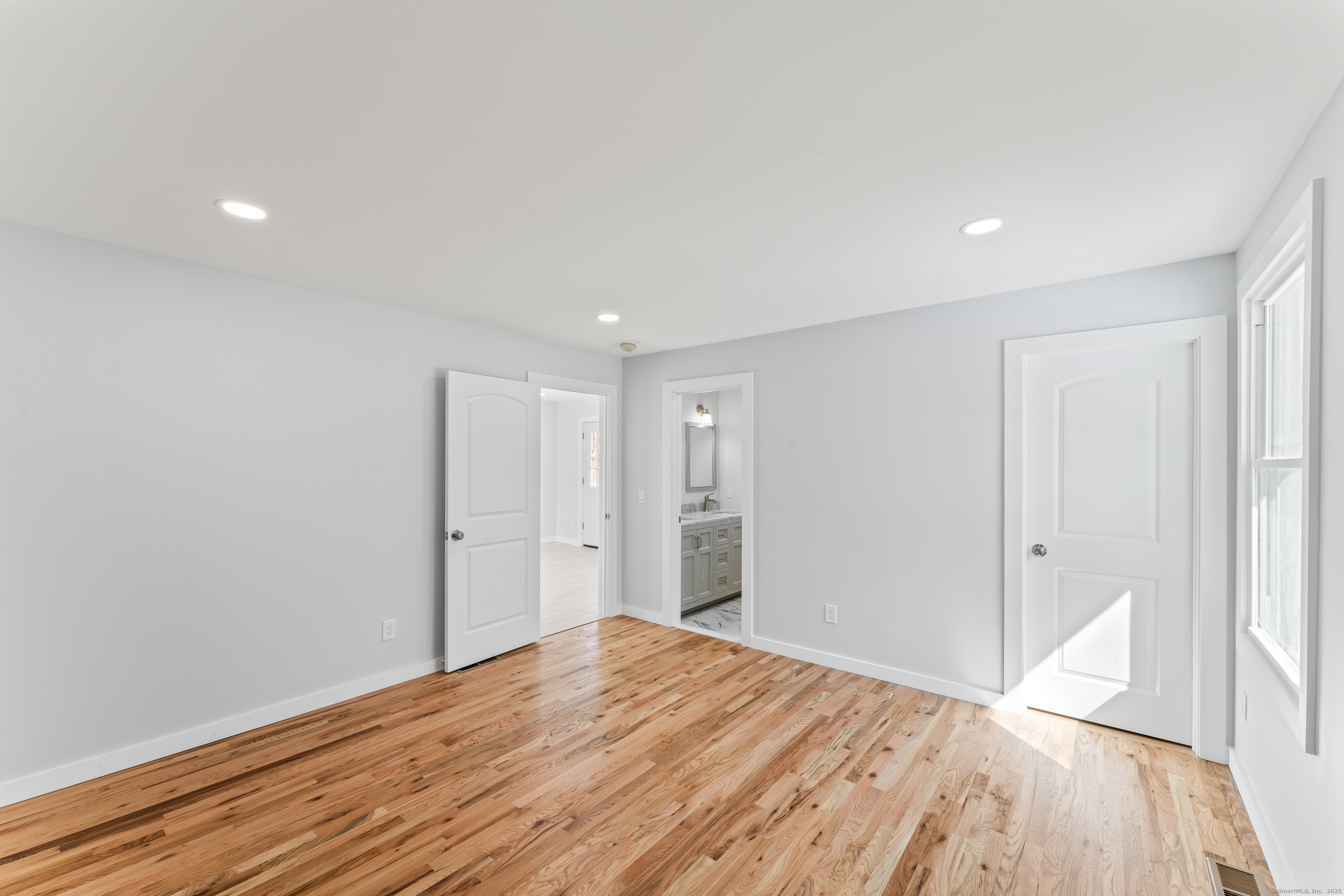 112 Long Swamp Road, Wolcott, Connecticut image 13