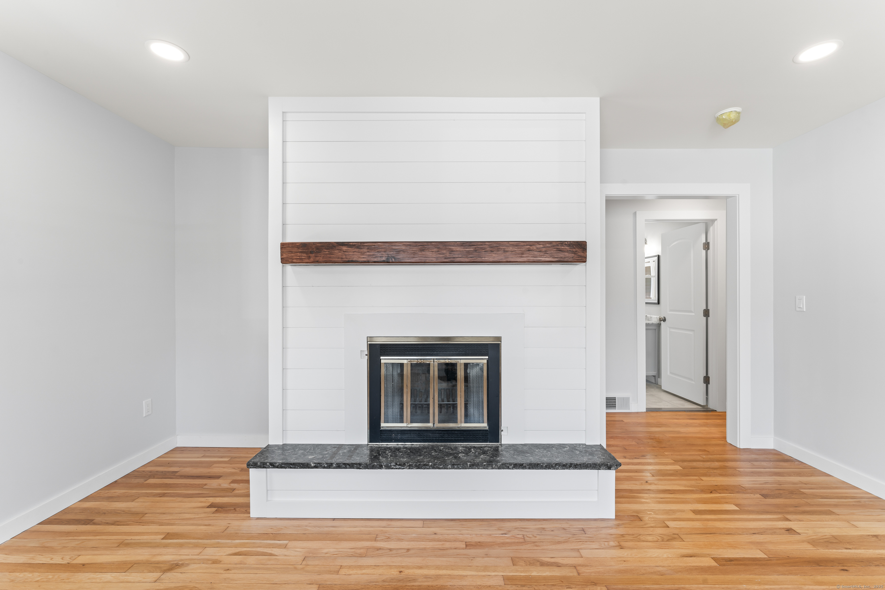 112 Long Swamp Road, Wolcott, Connecticut image 2