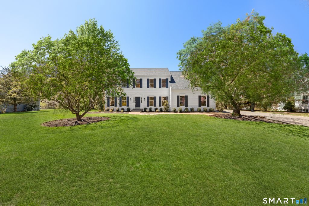 Photo of 276 Flintlock Road, Fairfield, CT 06890 (MLS # 24172901)
