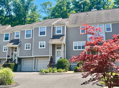 Townhouse in Norwalk CT 905 Foxboro Drive.jpg