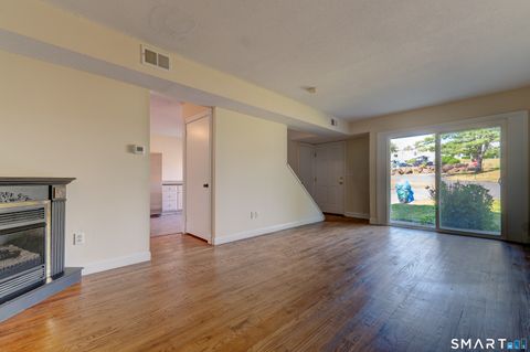 Condo For Sale - 4 Birch Lane #K<br/> East Haven, CT 06513