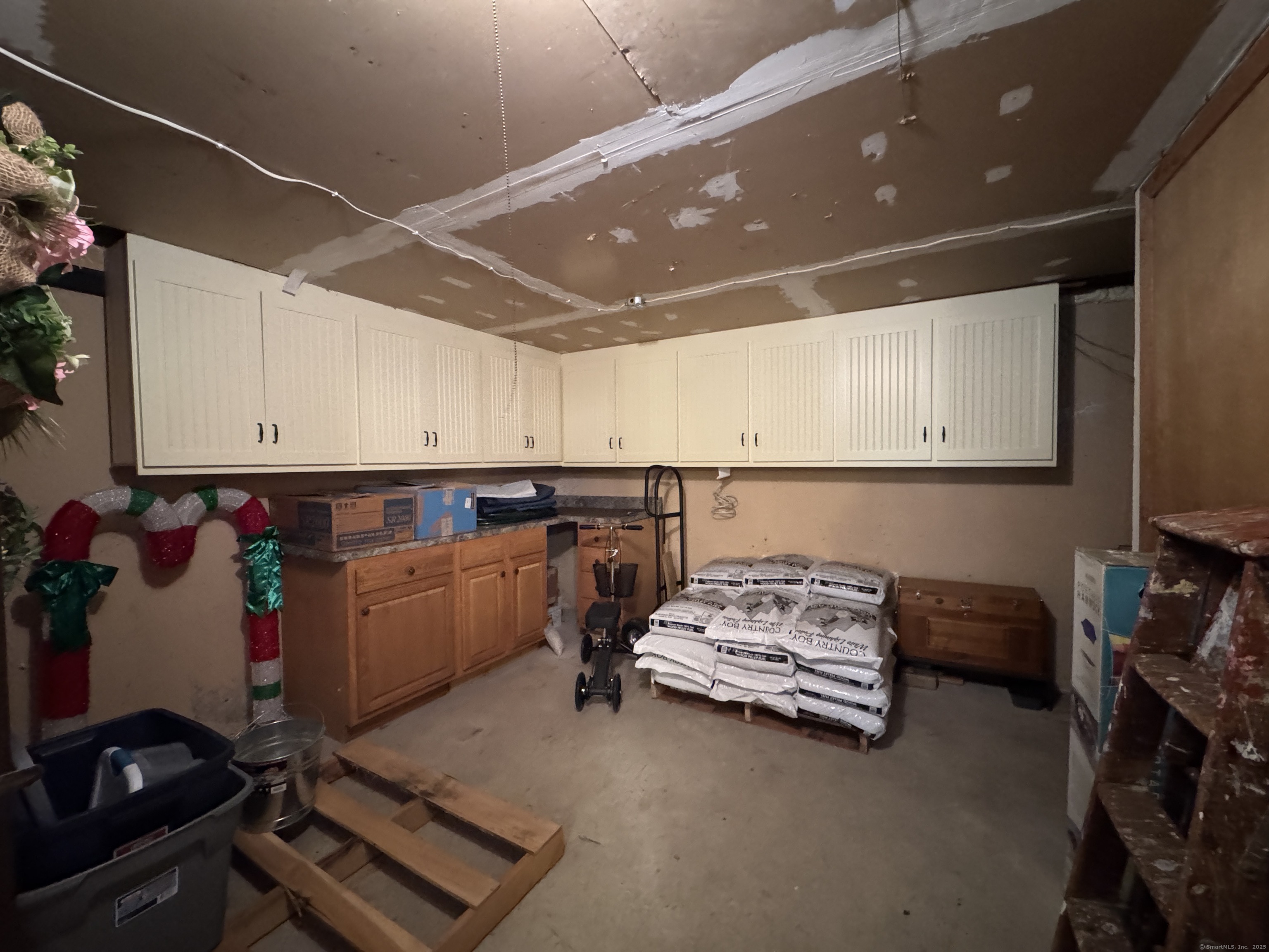 412 Main Street #APT 7, Plymouth, Connecticut image 25