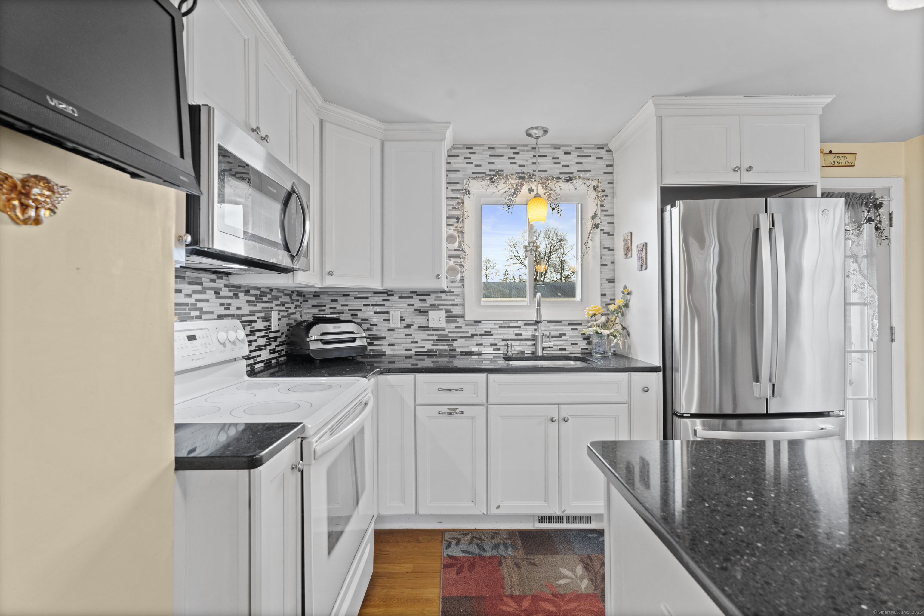 52 Victor Street, East Haven, Connecticut image 5