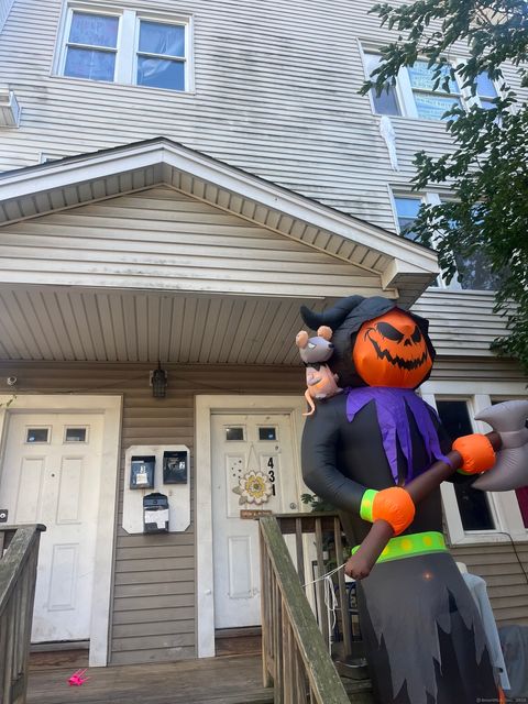 Photo of 429 New Britain Avenue #2nd FL, Hartford, CT 06106 (MLS # 24136373)