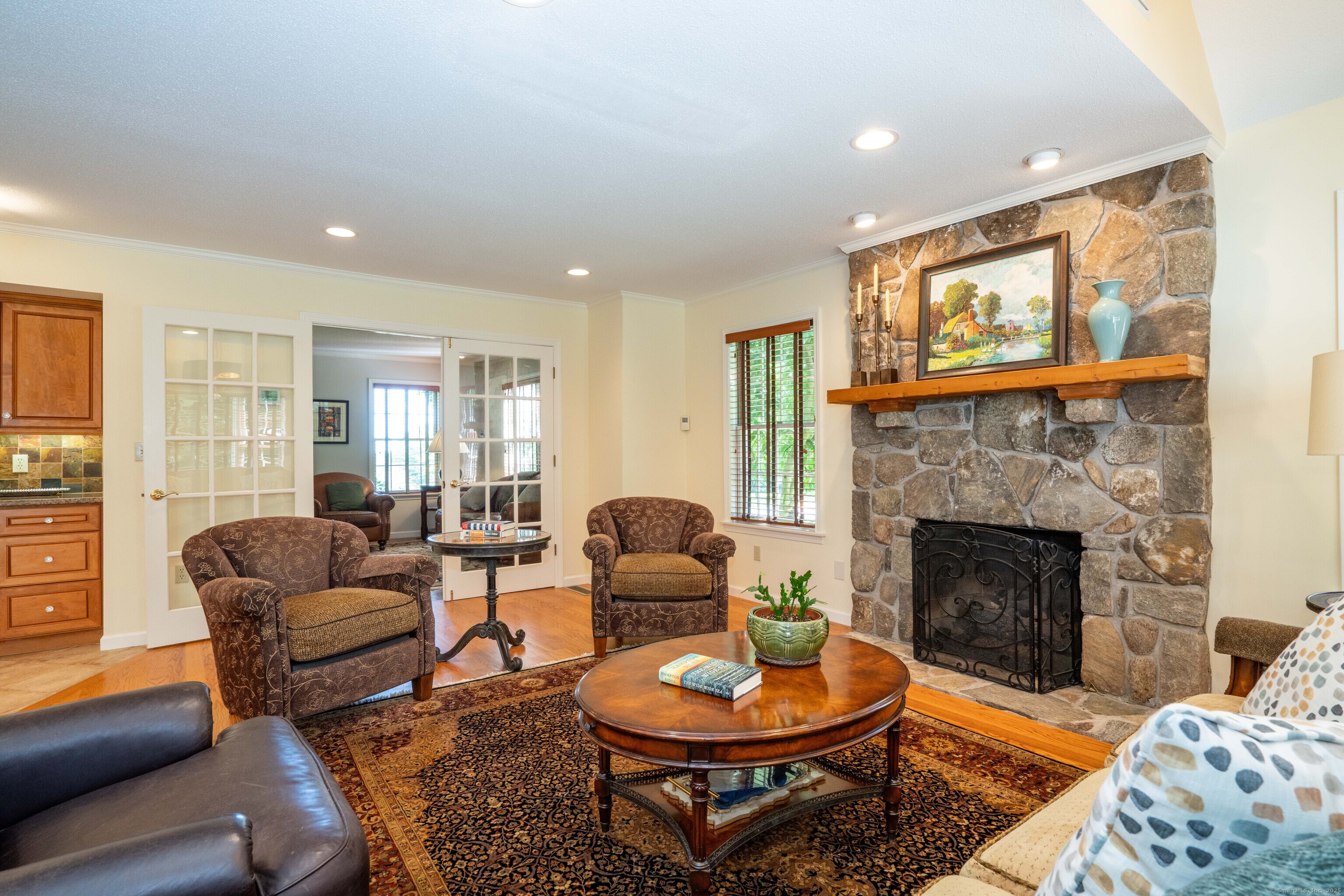 Glastonbury, Connecticut 06033, United States, 4 Bedrooms Bedrooms, ,3 BathroomsBathrooms,Residential,Pending,203258